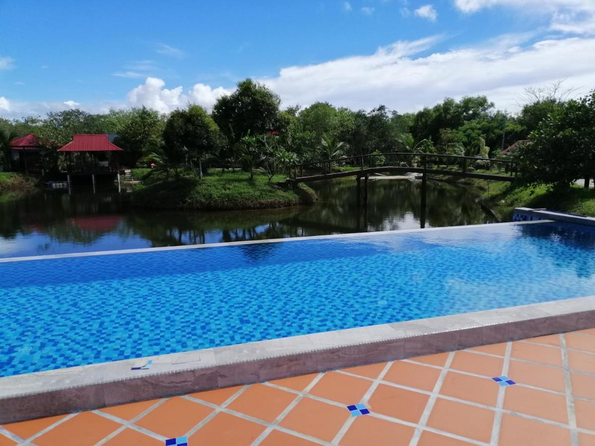 Api-api Eco Resort Pantai Kok Exterior foto
