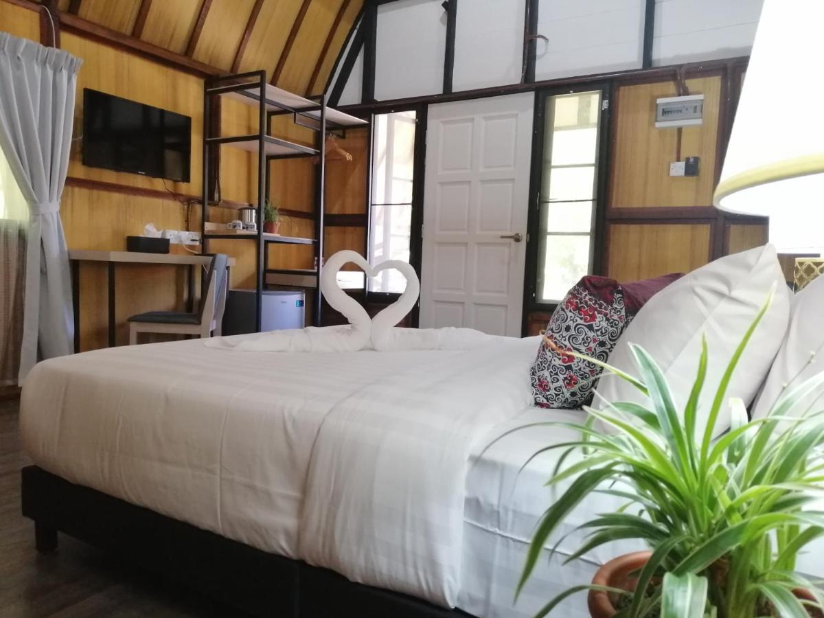 Api-api Eco Resort Pantai Kok Exterior foto