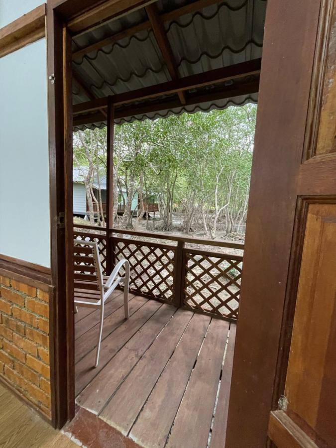 Api-api Eco Resort Pantai Kok Exterior foto