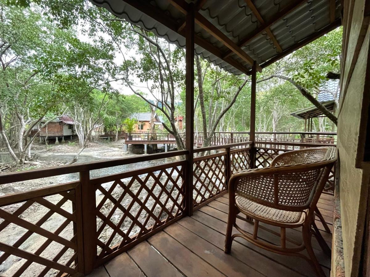 Api-api Eco Resort Pantai Kok Exterior foto